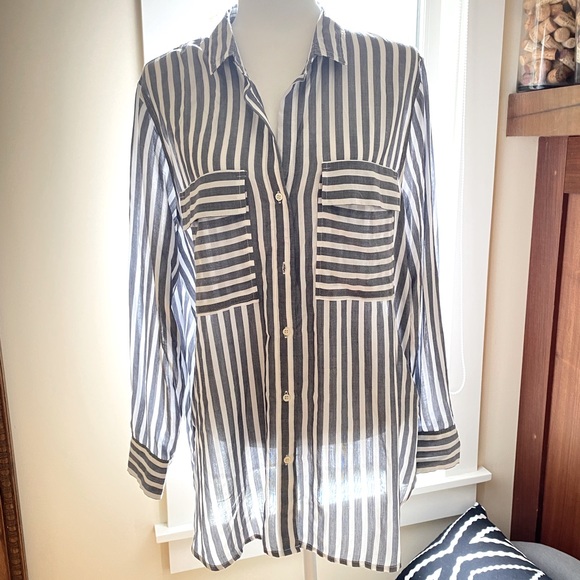 GAP Tops - The Gap - long sleeved shirt